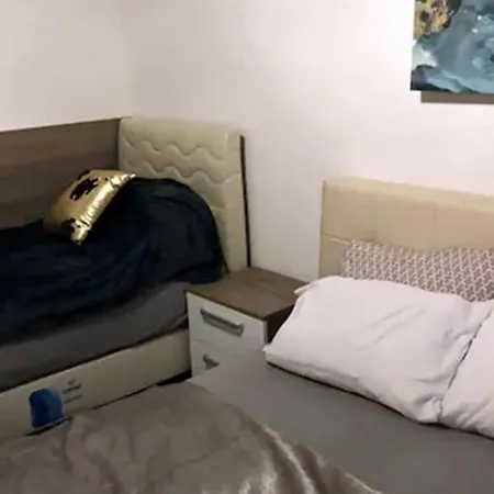 De Lux *
